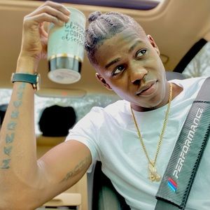 Meet your Posher, Davian